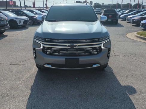 Used 2023 Chevrolet Suburban Premier w/ Premium Package AWD/4WD image 3