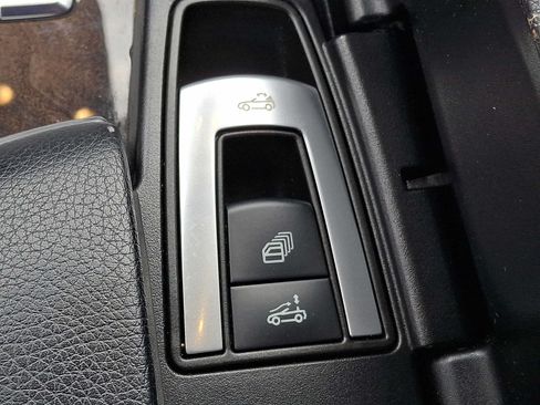 Used 2014 Mercedes-Benz SL 550 image 21