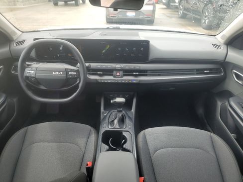 Used 2025 Kia K4 LXS image 9