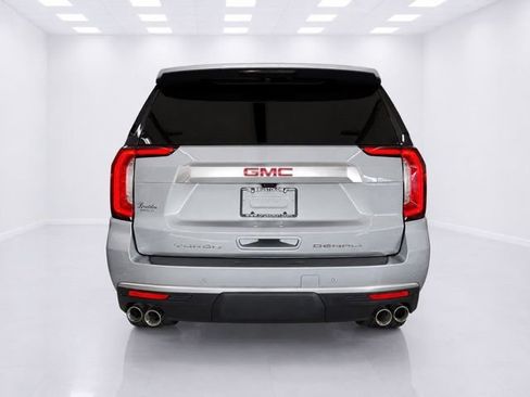 Used 2024 GMC Yukon Denali w/ Advanced Technology Package AWD/4WD image 9