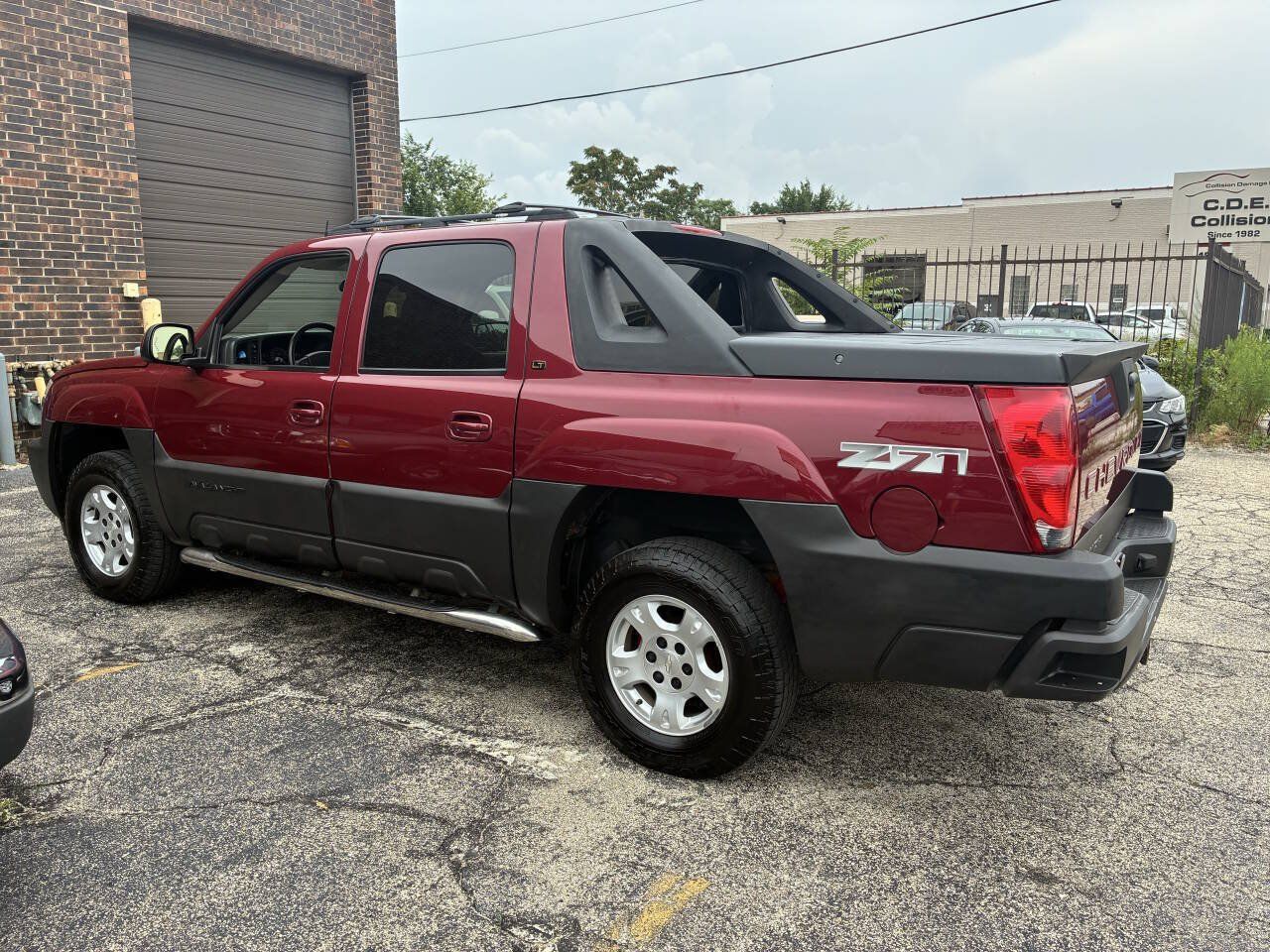 Used 2005 Chevrolet Avalanche Z71 w/ Preferred Equipment Group AWD/4WD image 8