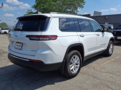 Used 2025 Jeep Grand Cherokee L Laredo AWD/4WD image 31