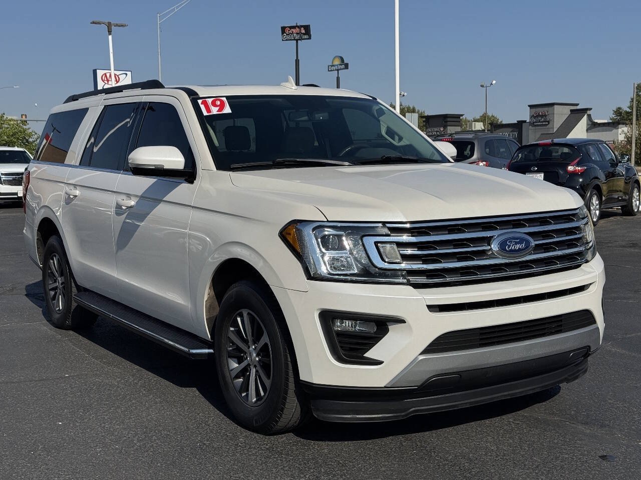 Used 2019 Ford Expedition Max XLT w/ Equipment Group 202A RWD image 3