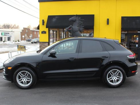 Used 2020 Porsche Macan image 21
