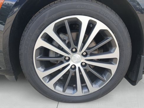 Used 2018 Buick Regal Essence w/ Driver Confidence Package #1 FWD image 14