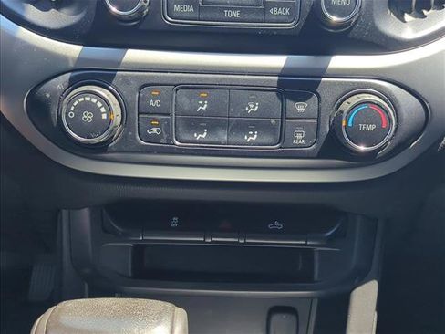 Used 2017 Chevrolet Colorado LT w/ LT Convenience Package RWD image 20