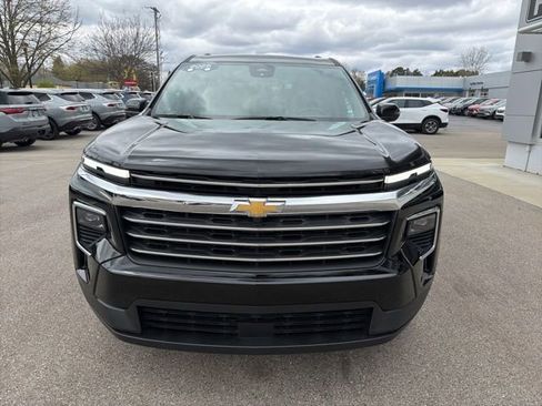 Certified 2025 Chevrolet Traverse LT FWD image 8