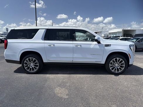 New 2026 GMC Yukon XL Denali w/ Denali Reserve Package AWD/4WD image 2