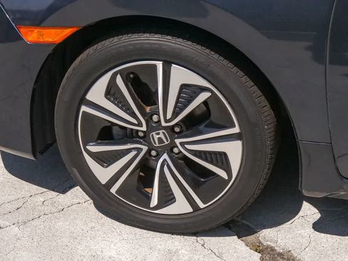 Used 2017 Honda Civic EX-T image 5