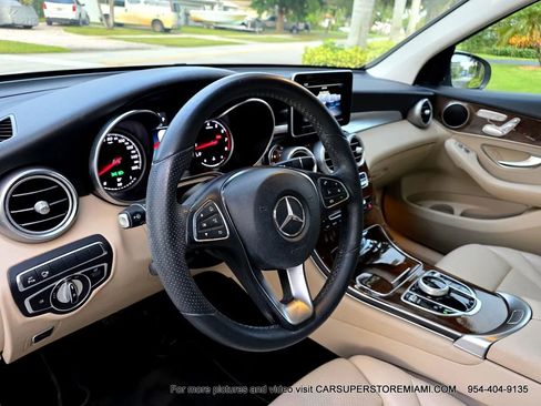 Used 2018 Mercedes-Benz GLC 300 w/ Premium Package image 19