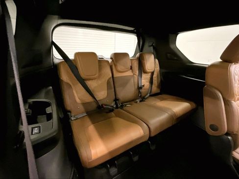 Used 2025 Nissan Armada Platinum Reserve AWD/4WD image 33