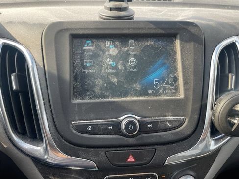 Used 2018 Chevrolet Equinox LT FWD image 15