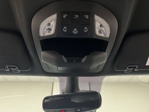 Used 2025 Chrysler Pacifica Select FWD image 65