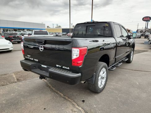 Used 2024 Nissan Titan SV w/ SV Convenience Package image 4
