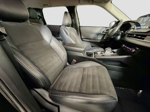 Used 2023 Mitsubishi Outlander SE Black Edition FWD image 29
