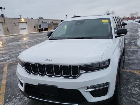 Used 2024 Jeep Grand Cherokee Limited 4xe image 6