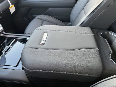 New 2026 GMC Yukon Denali w/ Sun & Power Step Package image 36