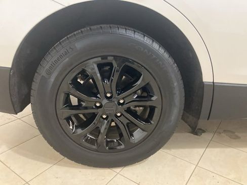 Used 2018 Chevrolet Equinox LT image 28