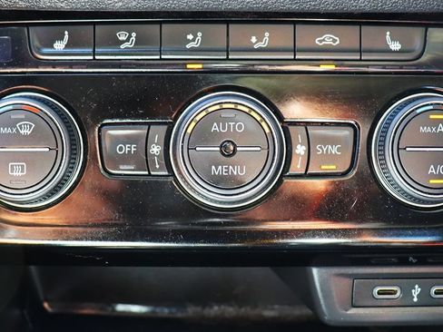Used 2022 Volkswagen Jetta SE FWD image 45
