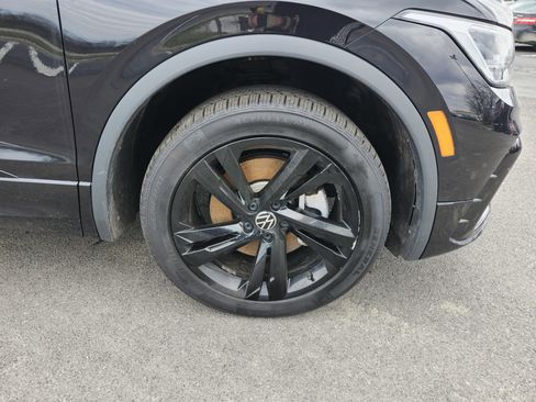 Used 2023 Volkswagen Tiguan SE R-Line image 10