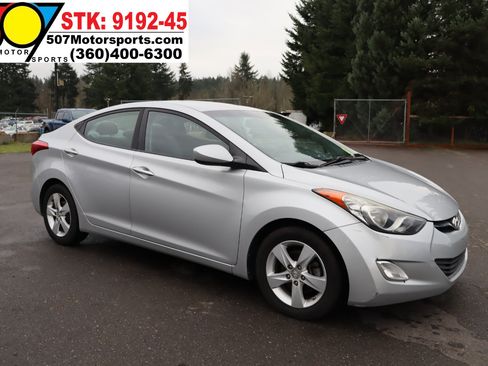 Used 2013 Hyundai Elantra GLS w/ Preferred Pkg image 10