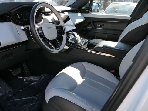 Used 2023 Land Rover Range Rover Sport SE Dynamic image 12