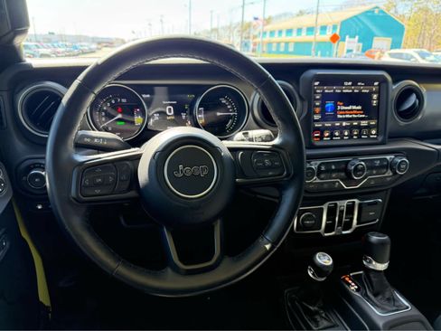 Used 2023 Jeep Wrangler Unlimited w/ Cold Weather Group AWD/4WD image 16