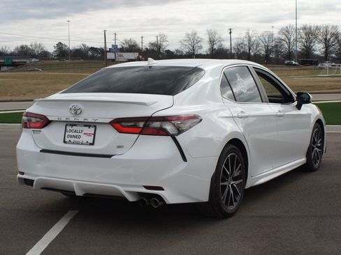Used 2023 Toyota Camry SE image 19