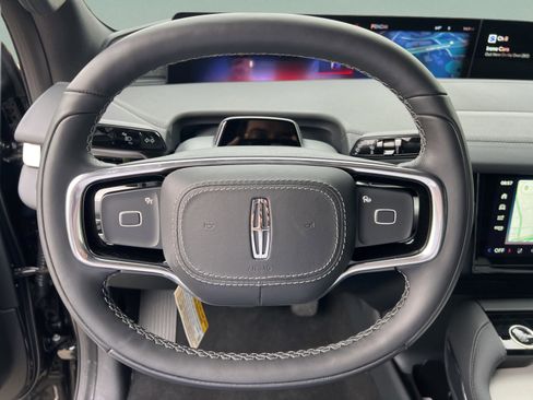 New 2026 Lincoln Navigator L Reserve w/ Jet Appearance Package AWD/4WD image 10
