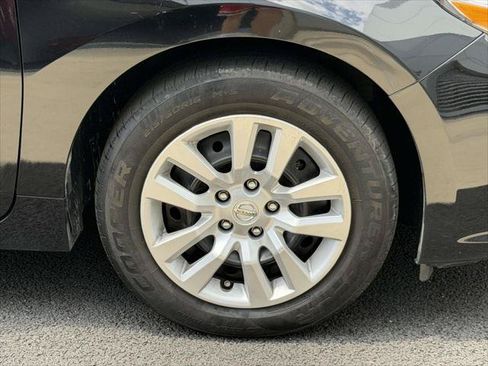 Used 2017 Nissan Altima 2.5 S FWD image 9