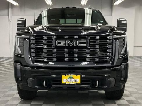 Used 2024 GMC Sierra 2500 Denali Ultimate w/ Max Trailering Package AWD/4WD image 4