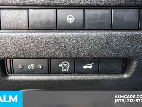 Used 2025 Nissan Rogue SV image 45