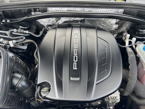 Used 2018 Porsche Macan image 30