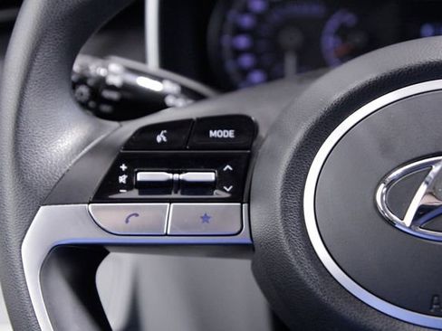 Used 2023 Hyundai Tucson SE image 25