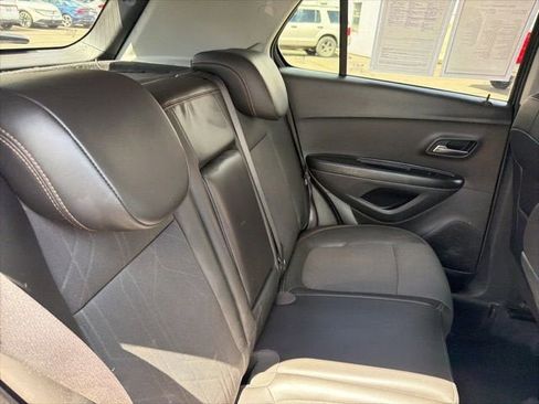 Used 2022 Chevrolet Trax LT w/ Driver Confidence Package AWD/4WD image 23