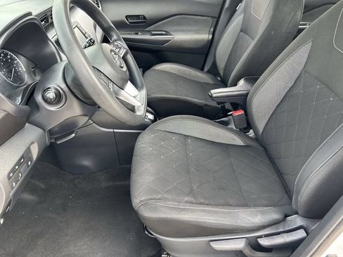 Used 2020 Nissan Kicks S FWD image 20