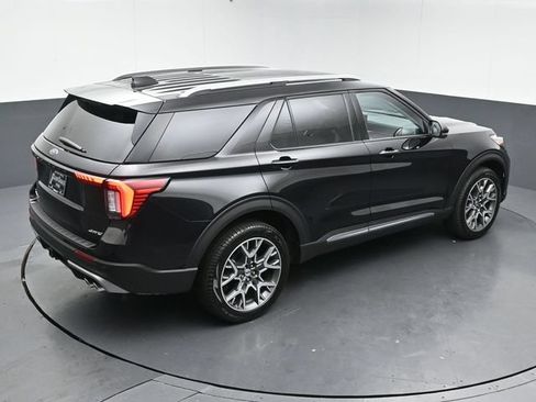 Used 2025 Ford Explorer Platinum w/ Ultimate Package AWD/4WD image 50