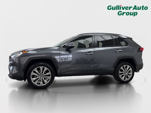 Used 2020 Toyota RAV4 Limited FWD image 2