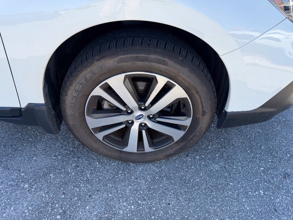 Used 2018 Subaru Outback 3.6R Limited AWD/4WD image 4