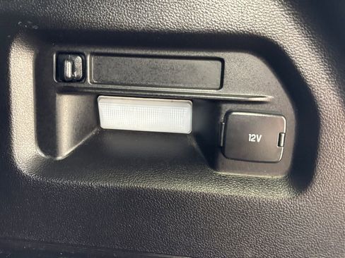 Used 2021 Ford Explorer XLT w/ Equipment Group 202A AWD/4WD image 31