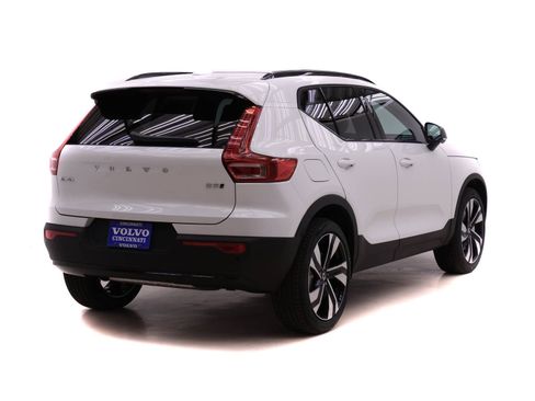 New 2026 Volvo XC40 B5 Ultra w/ Protection Package Premier image 4