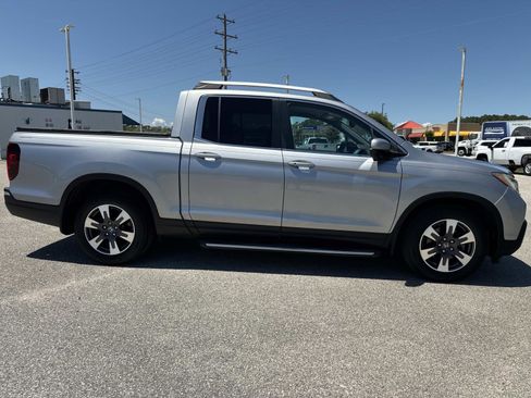 Used 2017 Honda Ridgeline RTL-T image 2