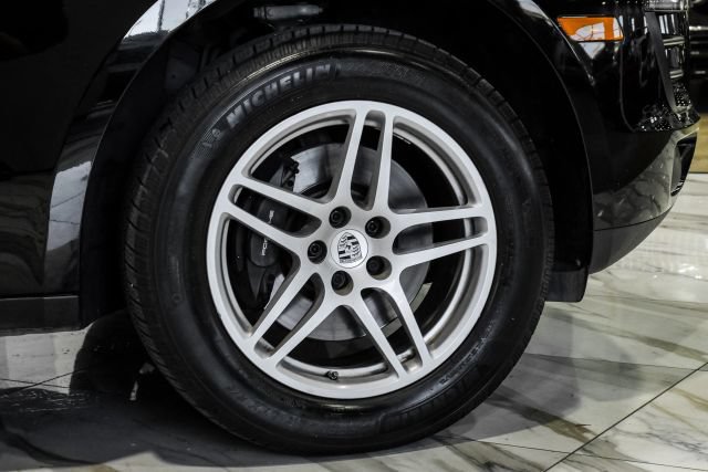 Used 2018 Porsche Macan AWD/4WD image 55