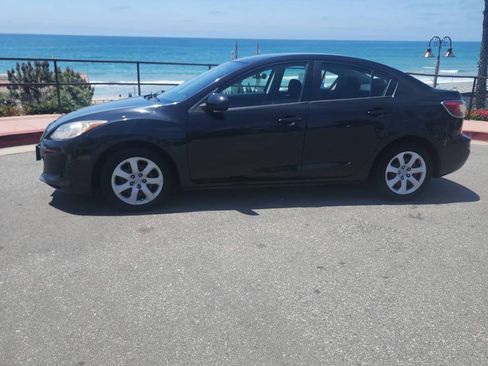 Used 2013 MAZDA MAZDA3 i SV w/ Convenience Pkg FWD image 18