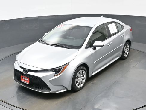 Used 2021 Toyota Corolla LE image 33