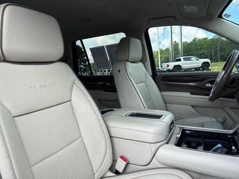 Used 2022 GMC Yukon Denali RWD image 11