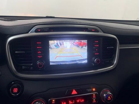 Used 2019 Kia Sorento EX AWD/4WD image 18
