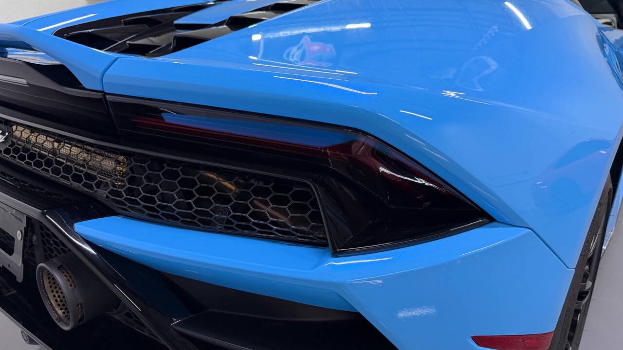 Used 2020 Lamborghini Huracan EVO RWD image 15