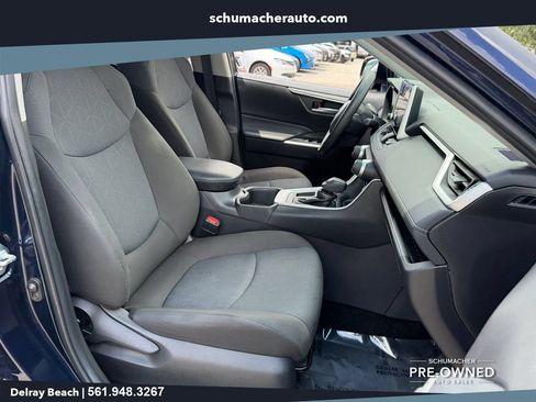 Used 2025 Toyota RAV4 XLE FWD image 18