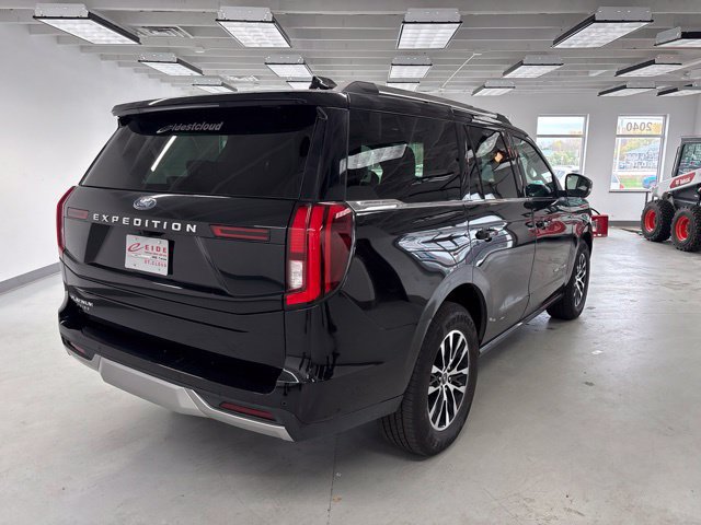 Used 2025 Ford Expedition Platinum AWD/4WD image 8